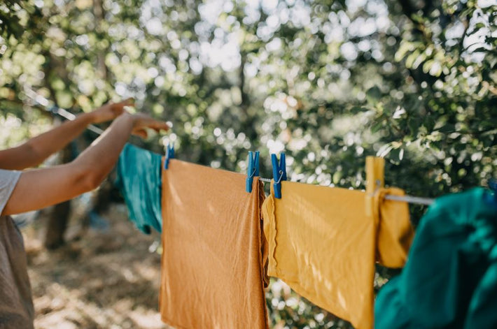 Linge blanc et linge couleur : nos conseils de lavage