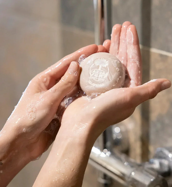 Shampooing Solide : Des cheveux doux tout naturellement !