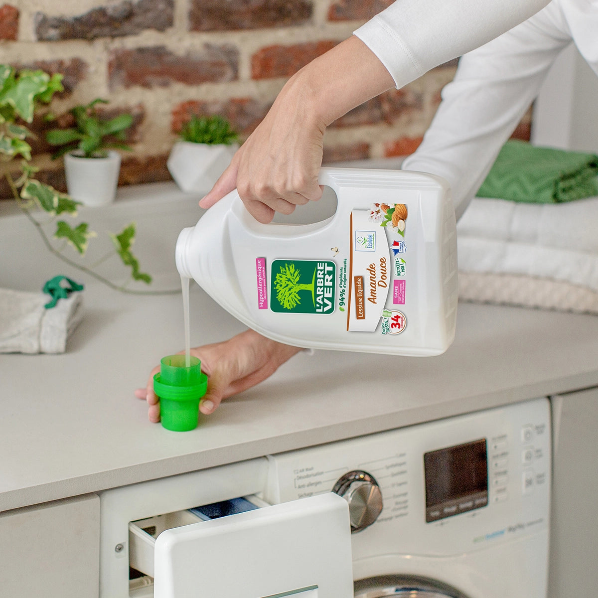 Lessive liquide Amande douce 1,53L