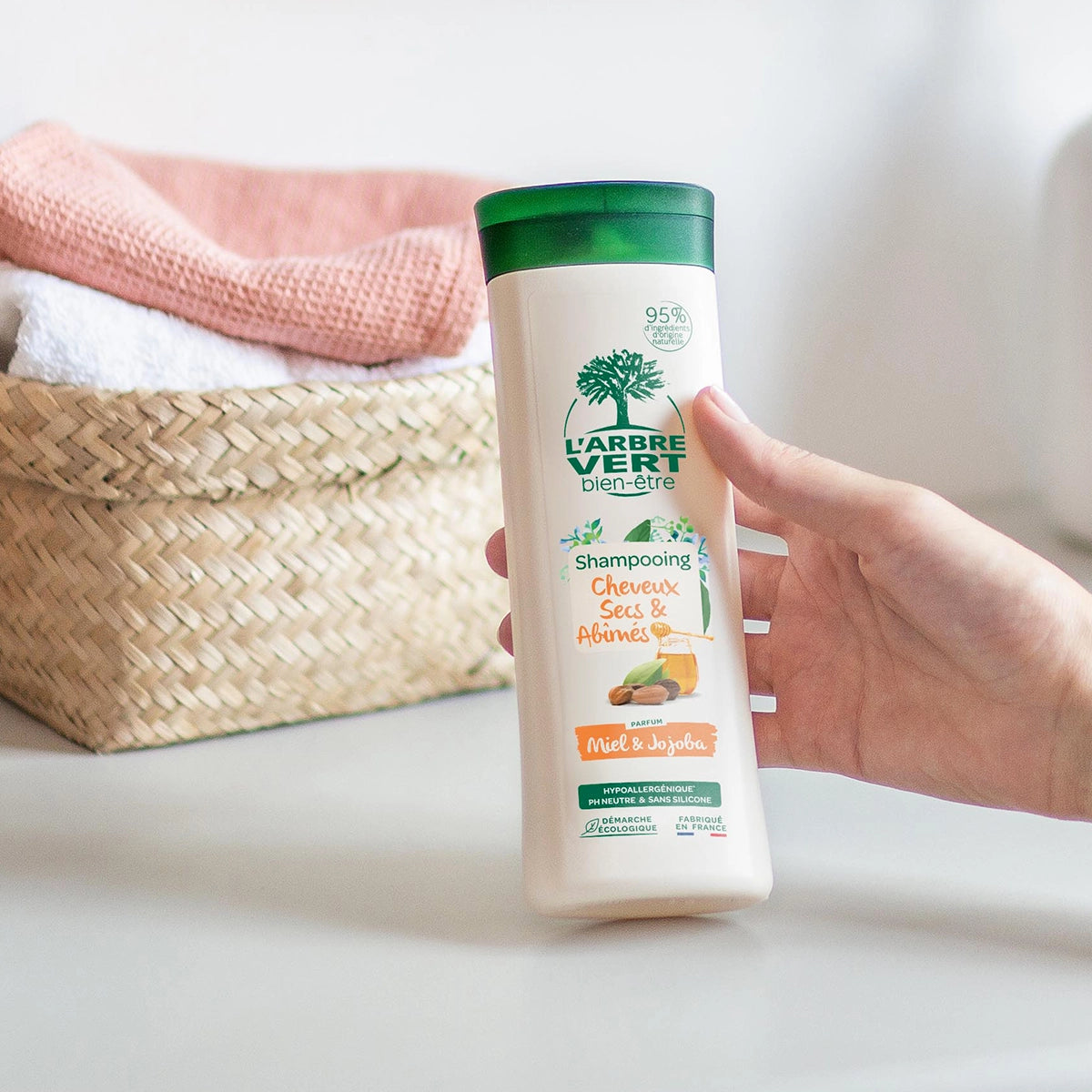 Shampooing Cheveux Secs et Abîmés Parfum Miel & Jojoba 250 mL