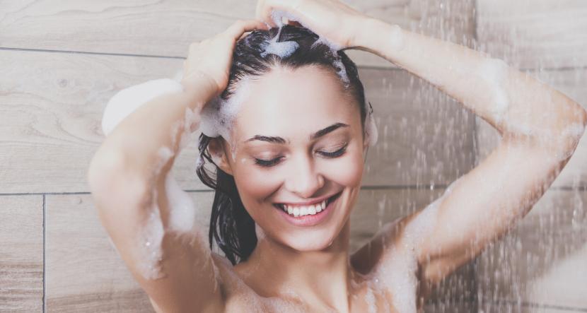 Choisir un shampoing plus doux et plus respectueux